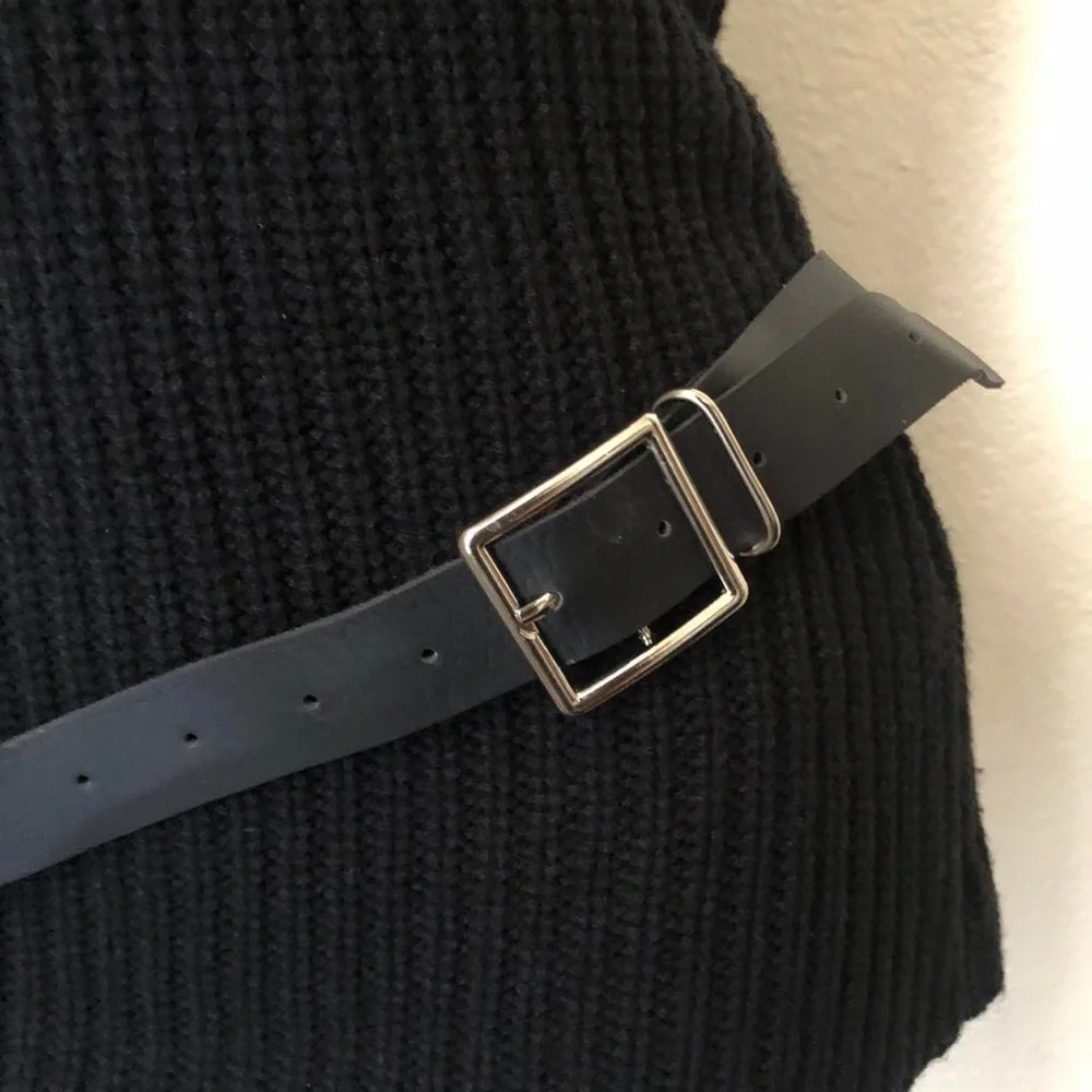 Black PU leather belt. Size S